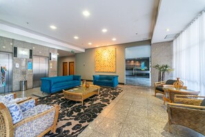 시티 아파트 | 로비