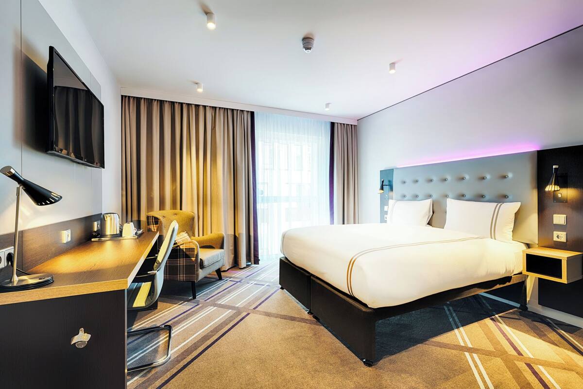 Double Room, Mobility Accessible (Barrier Free Room) | Soundproofing, WiFi (free), bed sheets