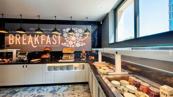 Morgenmadsbuffet hver dag (17.9 EUR pr. person)