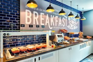 Frukostbuffé varje dag (EUR 17.9 per person)