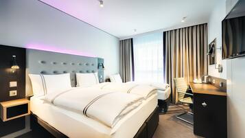 Standard-Dreibettzimmer | Schallisolierte Zimmer, kostenloses WLAN, Bettwäsche