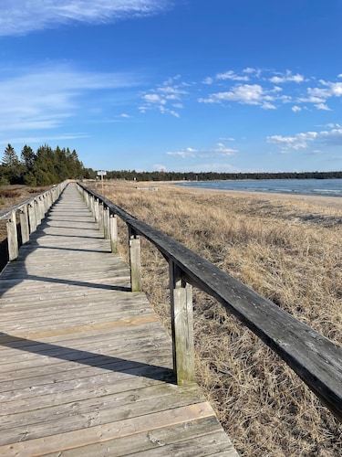 4 Bedroom Cottage On Manitoulin Island - Next to Sandy Beach!