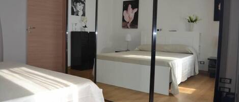 Apartment, 2 Bedrooms, Smoking, Balcony | 2 bedrooms