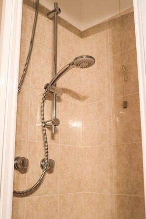 Appartement, 1 grand lit et 1 canapé-lit | Salle de bain
