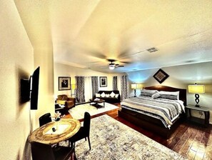 5 Schlafzimmer, Reisekinderbett, kostenloses WLAN, Bettwäsche