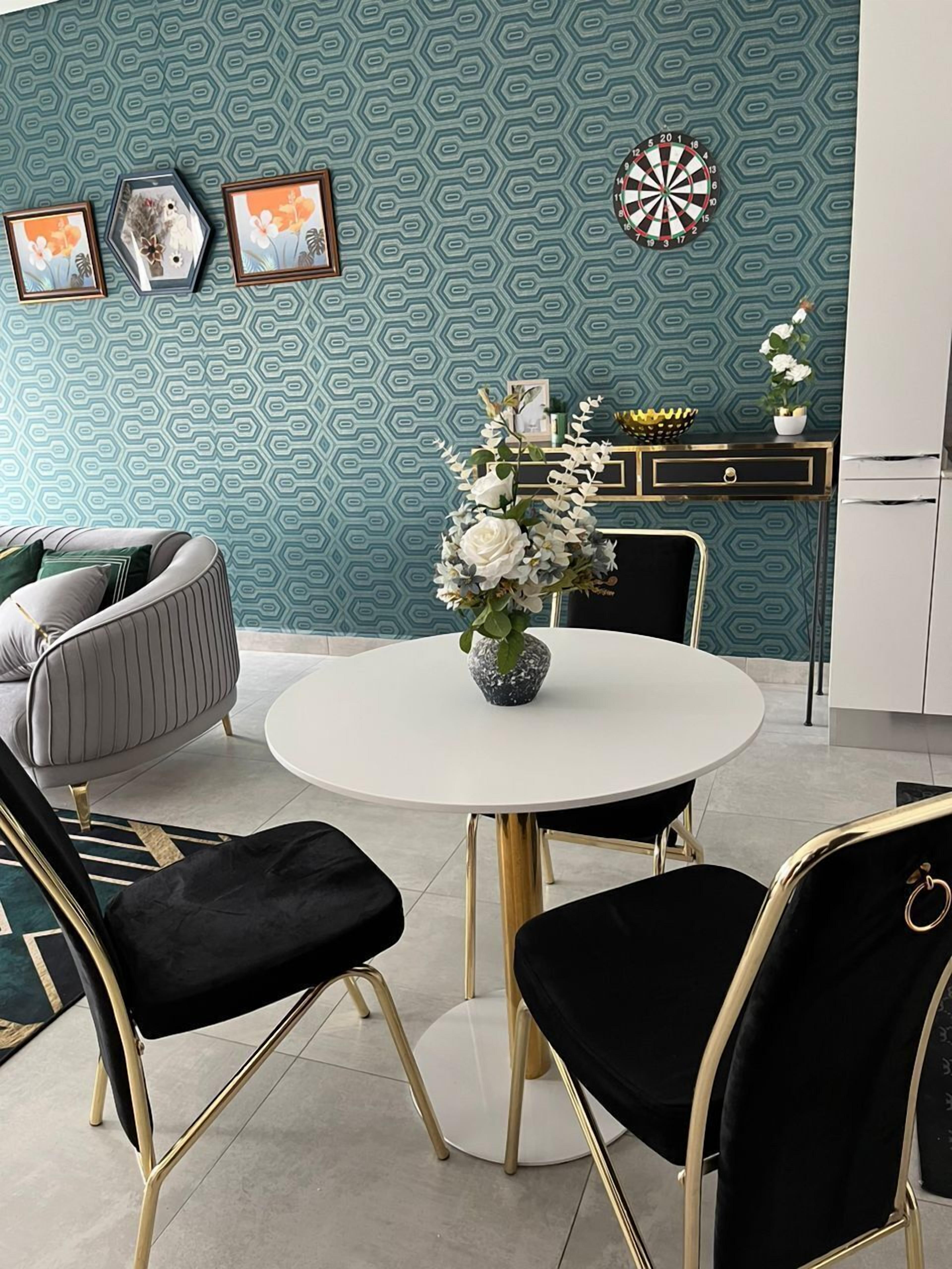 Executive-Apartment | Essbereich im Zimmer