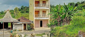 Homes Desa Wisata Conto
