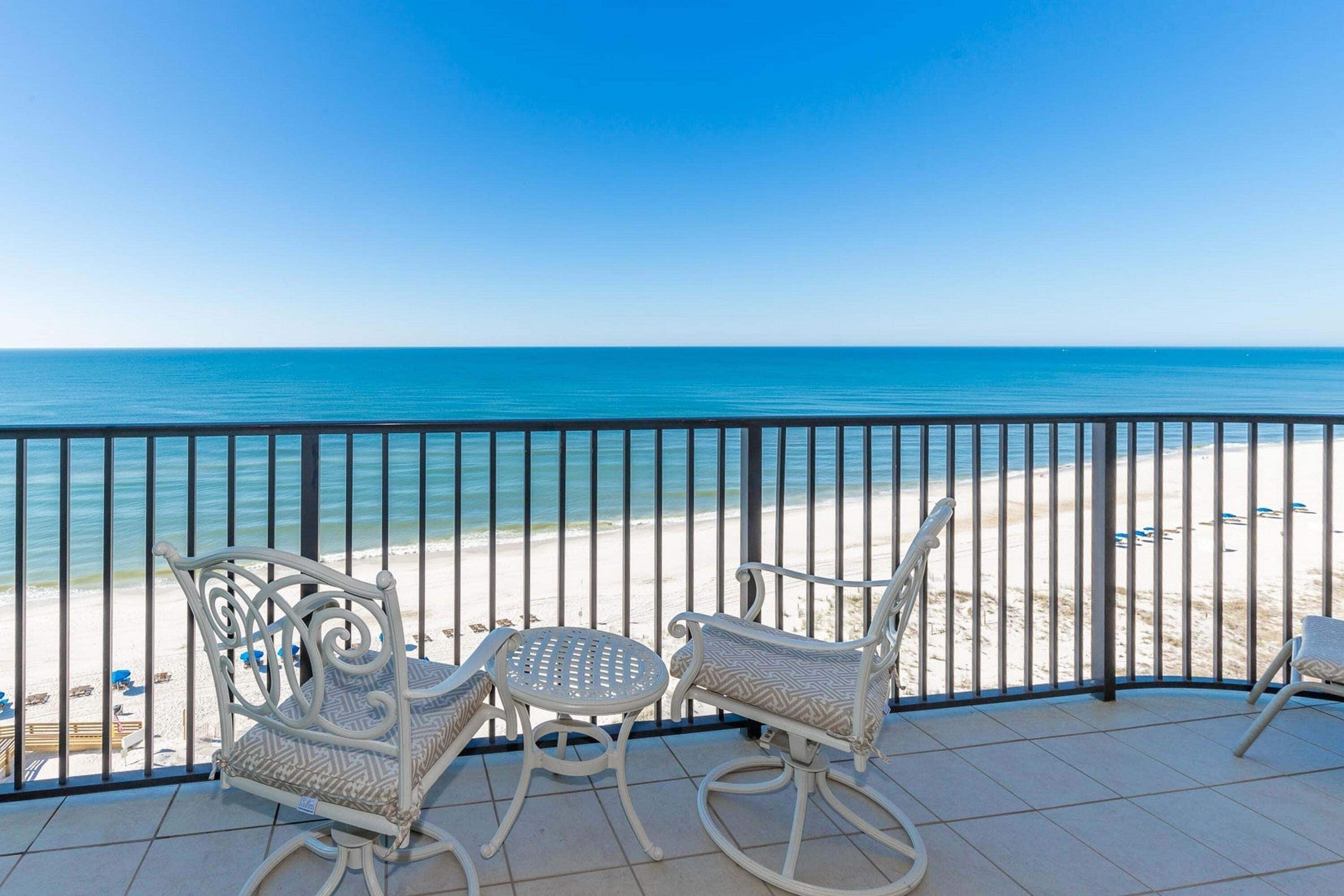 Condo, 2 Bedrooms | Property grounds