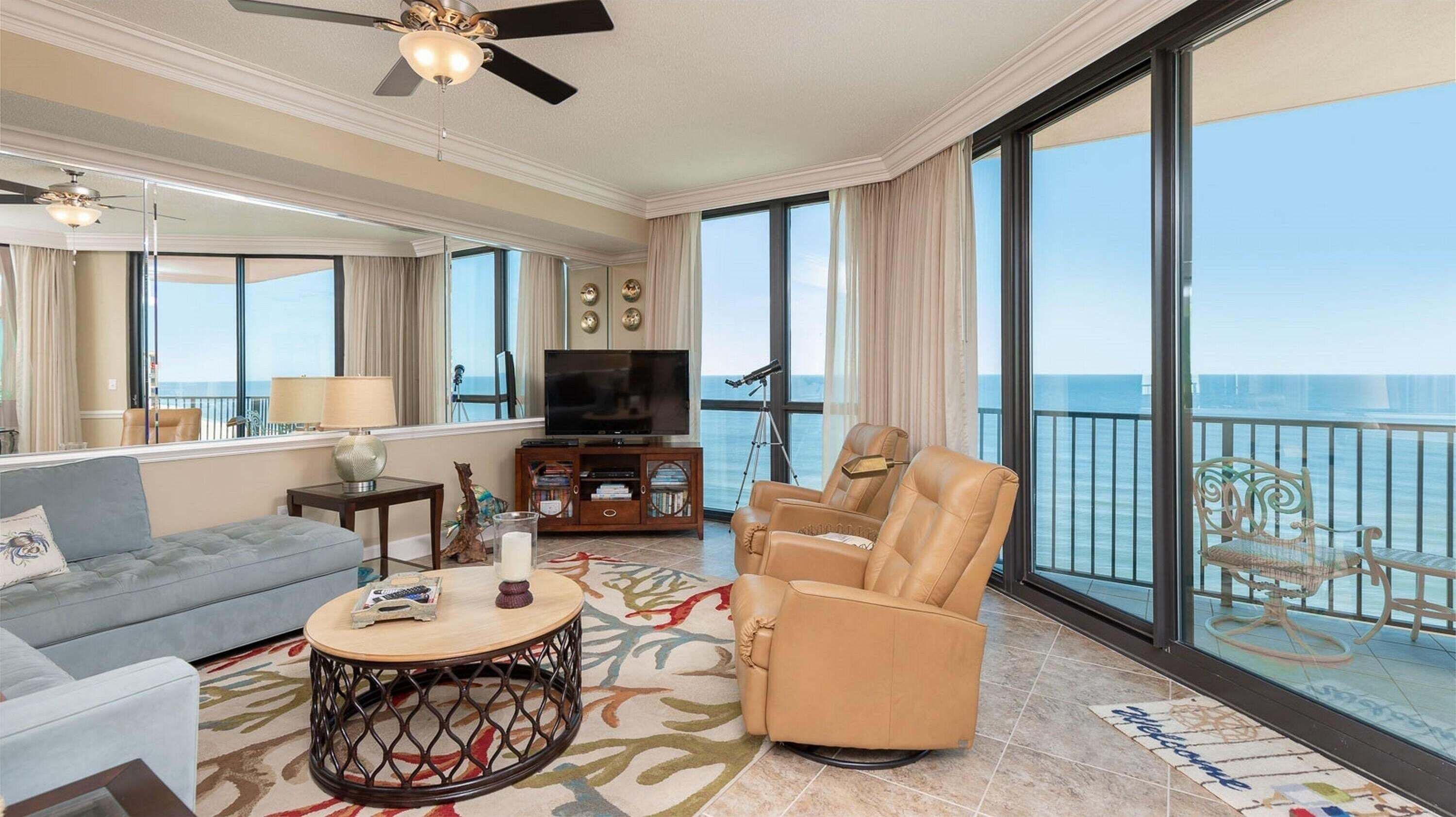 Condo, 2 Bedrooms | Living area