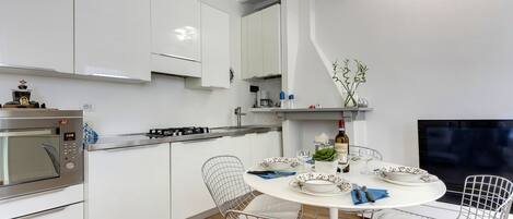 Apartment | Eigene Küche | Kühlschrank, Mikrowelle, Herdplatte, Geschirrspüler