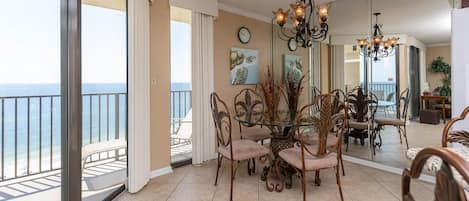 Condo, 1 Bedroom | Dining