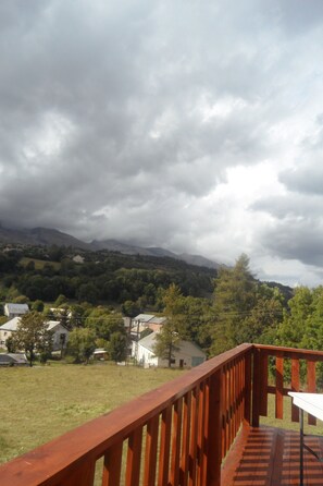 Property grounds - Mountain chalet nearby ski slopes and hiking trails (Le Dévoluy)