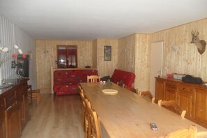 Interior - Mountain chalet nearby ski slopes and hiking trails (Le Dévoluy)