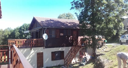 Mountain chalet nearby ski slopes and hiking trails
