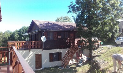 Mountain chalet nearby ski slopes and hiking trails