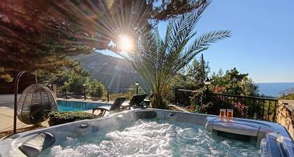 Private Pool & Jacuzzi Bliss: Family Escape, Alanya Villa 1005