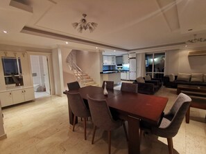 Villa (4 Bedrooms) | Property amenity