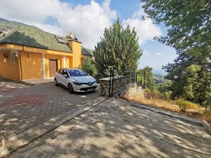 Villa (4 Bedrooms) | Property amenity