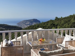 Villa (4 Bedrooms) | 4 bedrooms, laptop workspace, iron/ironing board