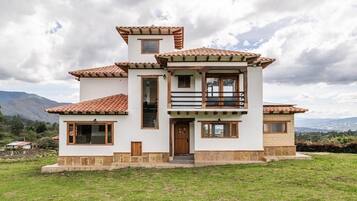 المنشأة من الخارج