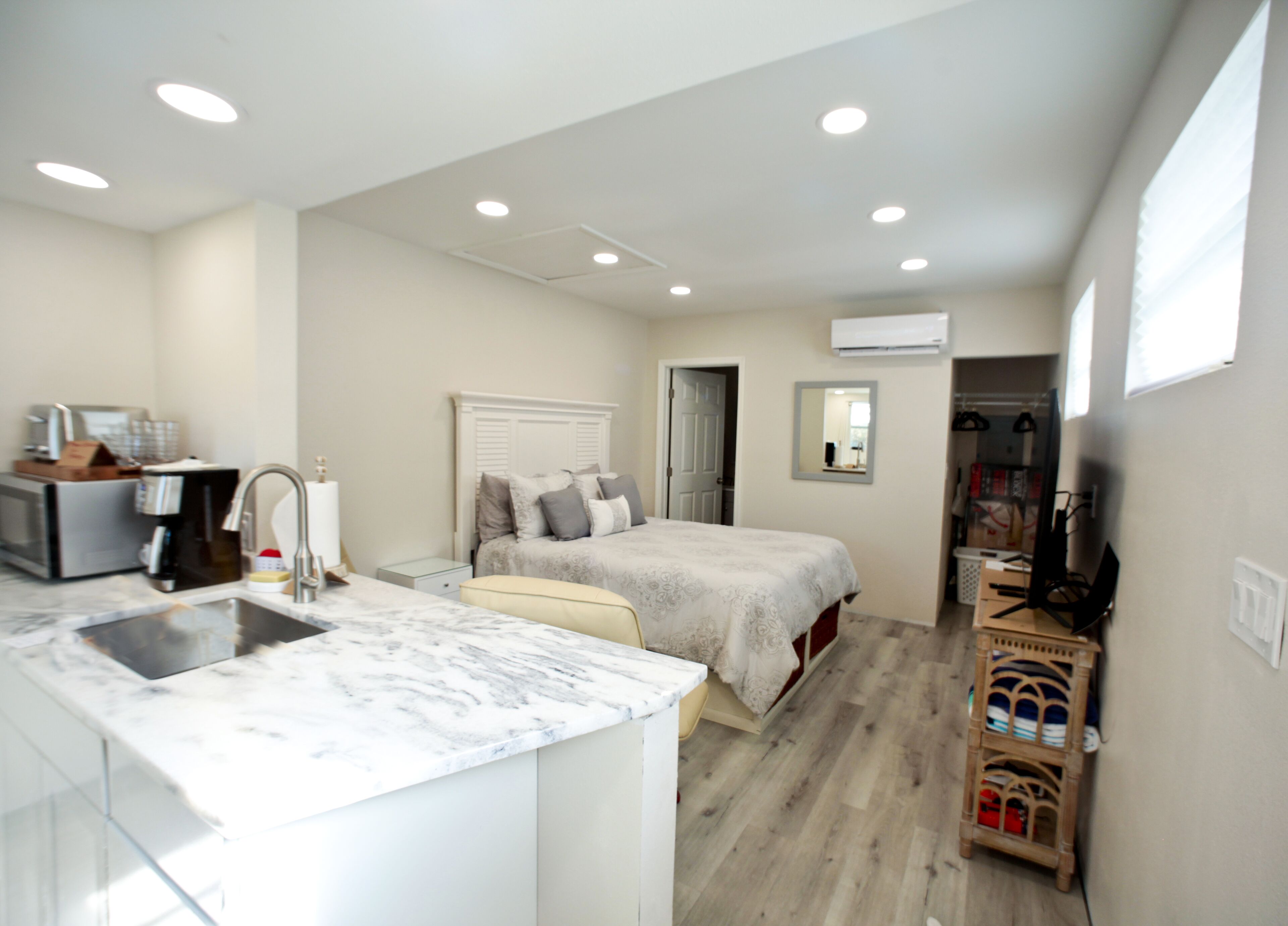 Iron/ironing board, free WiFi