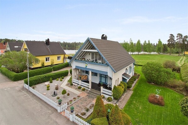 Exterior - Luxe Ferienhaus mit See Blick Zwichen 2 Seen (Västra Götalands län)