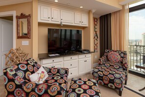 Condo, 4 habitaciones | Interior