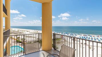 Condo, 3 Bedrooms | Property grounds