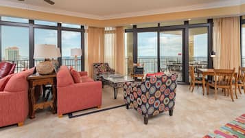 Bloc d'apartaments, 4 dormitoris | Interior