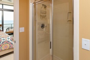 Condo, 4 habitaciones | Interior