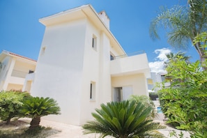 Villa, 3 Bedrooms, Private Pool, Garden View | Exterior