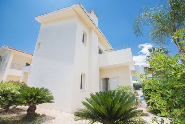 Villa, 3 Bedrooms, Private Pool, Garden View | Exterior