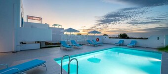 Xenos Villa 6 With a Private Pool Near the sea