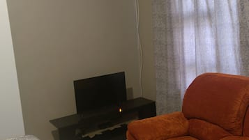 Deluxe Double Room | Living area