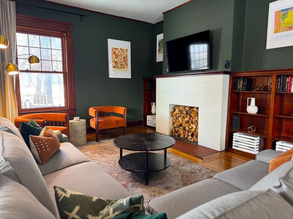 Smart TV, fireplace, foosball, books