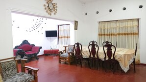 Villa, 6 habitaciones, para fumadores, balcón | Sala de estar