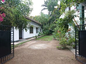 Garden - More Attractive Wonderful 1950 Mid-century Home With Another Newly Built House (Unawatuna)