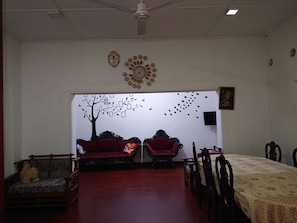 Villa, 6 chambres, fumeurs, balcon | Restauration