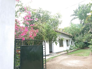 Villa, 6 chambres, fumeurs, balcon | Jardin