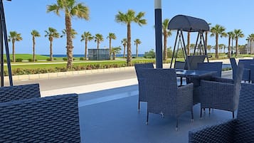 Chalet, 1 Bedroom, Accessible, Smoking | Lounge