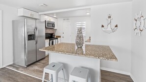 House, 2 Bedrooms, Accessible, Smoking | Interior - 7 Mins From the Beach and 15 Mins Maximo Boat Ramp (St. Petersburg)