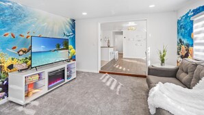 House, 2 Bedrooms, Accessible, Smoking | Room amenity - 7 Mins From the Beach and 15 Mins Maximo Boat Ramp (St. Petersburg)