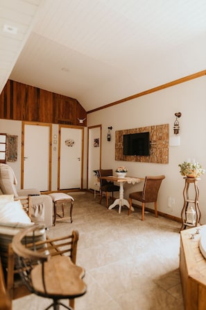 Suite | Living area | Smart TV, Netflix, streaming services