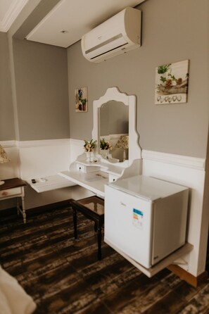 Suite | Interior