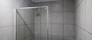 Hair dryer, towels - Quaint self-catering unit, located in the heart of Paarl. (Paarl)
