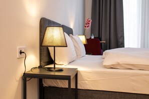 Bộ đồ giường cao cấp, phòng cách âm, bàn ủi/dụng cụ ủi quần áo 