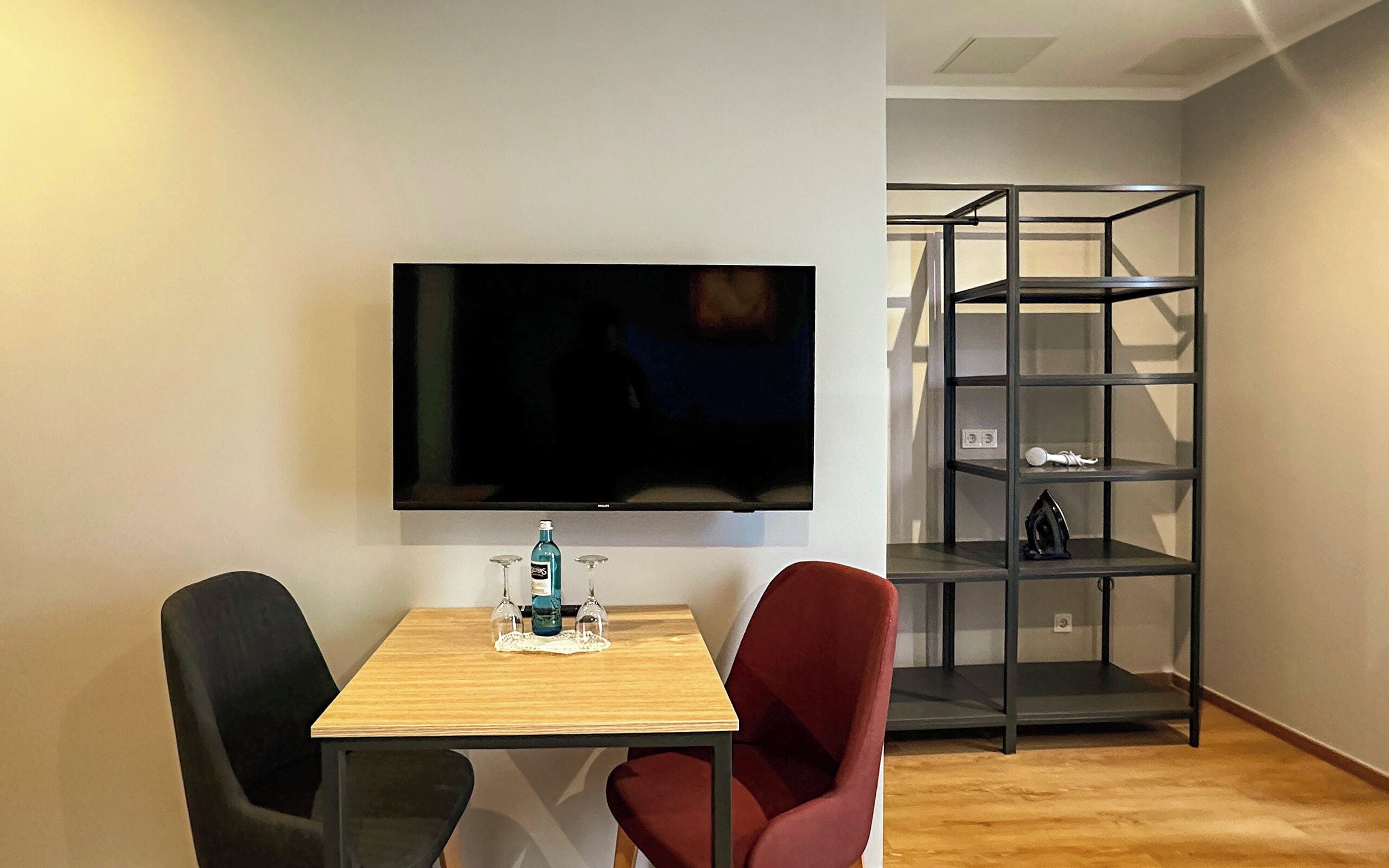 Hochwertige Bettwaren, schallisolierte Zimmer, Bügeleisen/Bügelbrett