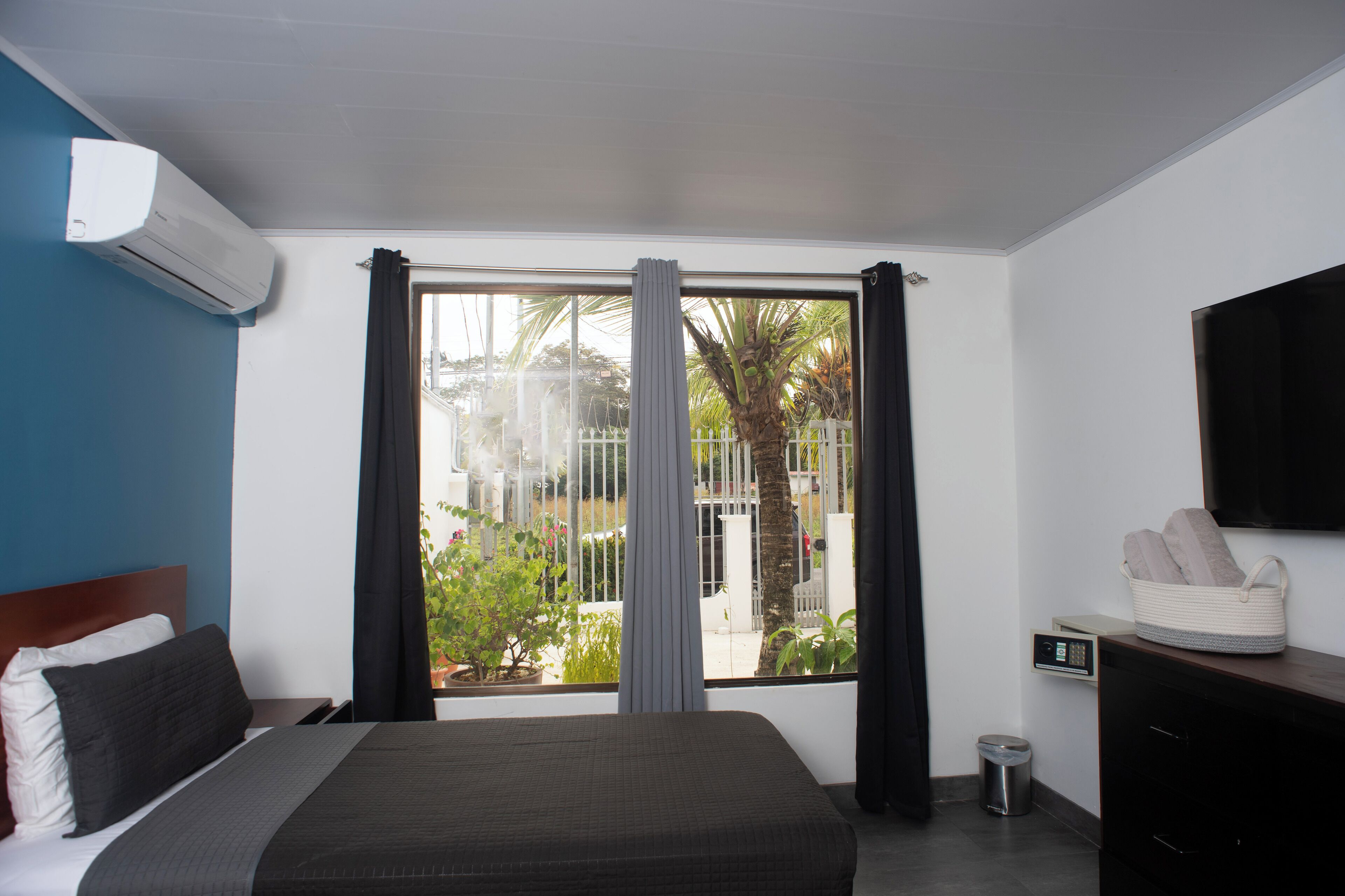 5 chambres, fer et planche à repasser, Wi-Fi gratuit, draps fournis