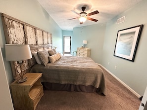 3 bedrooms, iron/ironing board, free WiFi, bed sheets - Brooklyn Bridge Vacation Condo (Arnolds Park)