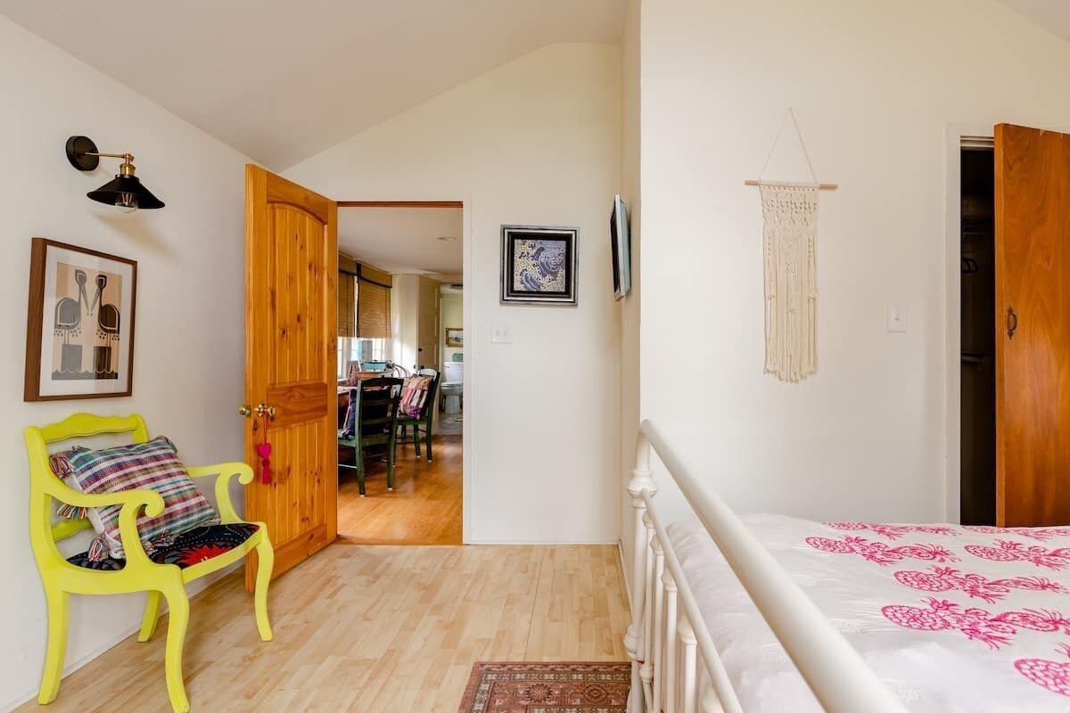 1 dormitorio, escritorio, tabla de planchar con plancha y wifi gratis